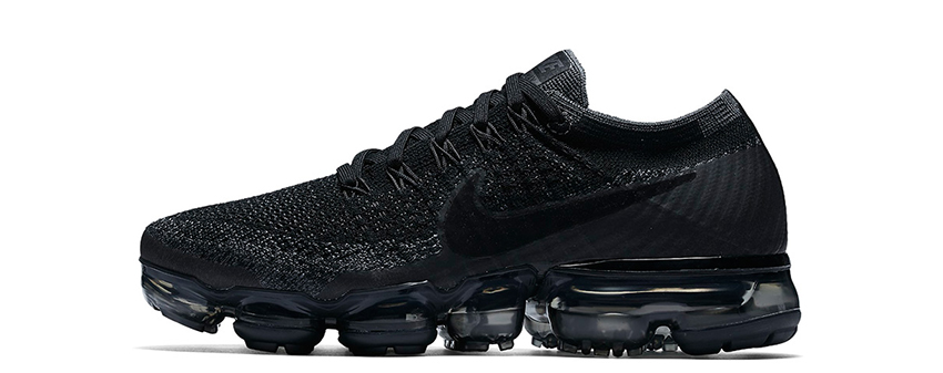black sparkly nike trainers