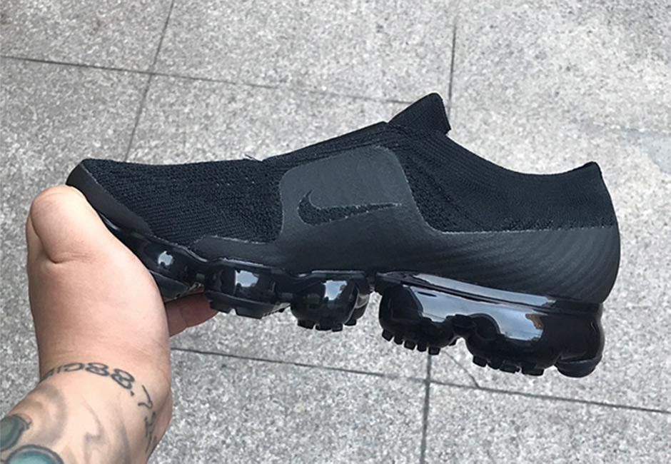 Nike Air VaporMax Strap in Black on Foot Shot - Fastsole