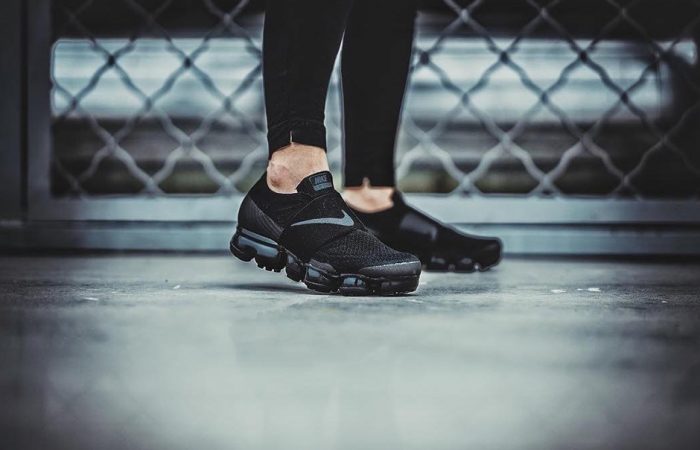 Vapormax with cheap the strap