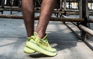 adidas Yeezy Boost 350 v2 Frozen Yellow B37572 on foot 01