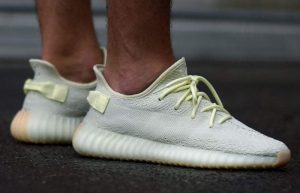 adidas Yeezy Boost 350 V2 Ice Yellow F36980 on foot 01