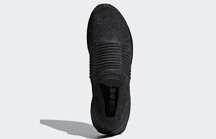 adidas Ultra Boost Laceless Triple Black BB6222 up