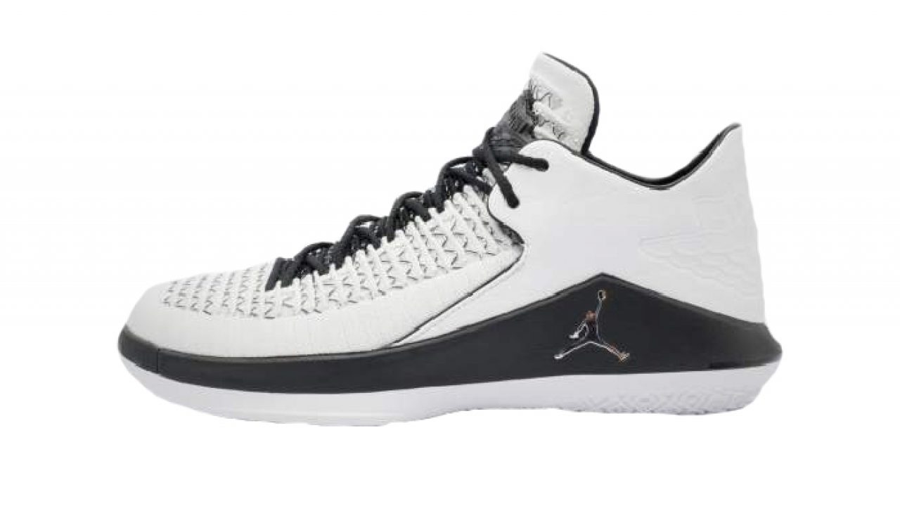 White and black jordans hot sale 32