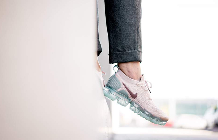 vapormax flyknit 2 pink and grey