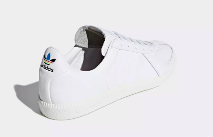 adidas Oyster Army Triple White BC0545