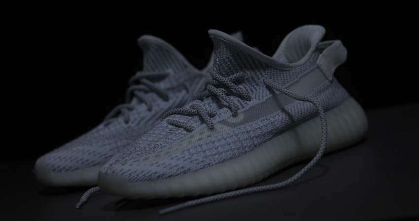 adidas Yeezy Boost 350 V2 More images 01