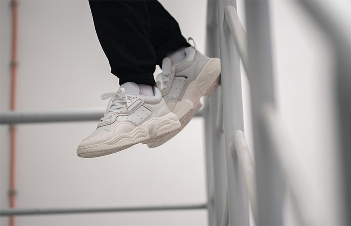 adidas Supercourt RX Off White EE6328 on foot 01