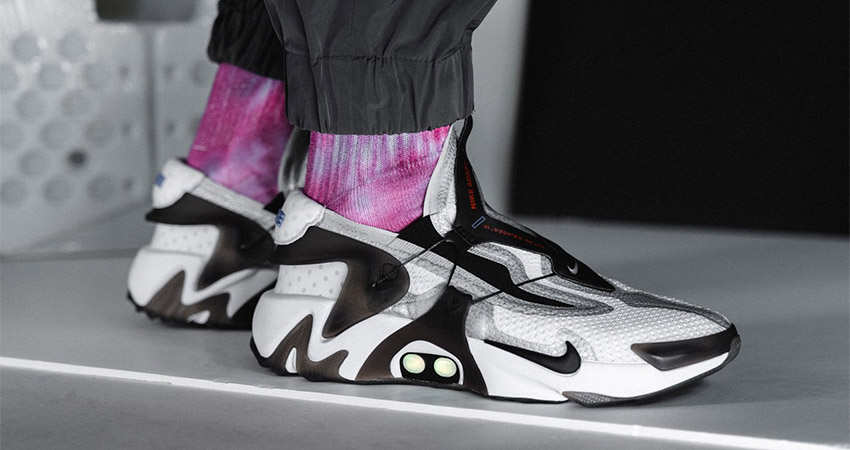 An On Foot Look At The Nike Adapt Huarache Black White 01