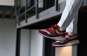 END. New Balance M997 Persian Rug Red M997END on foot 01