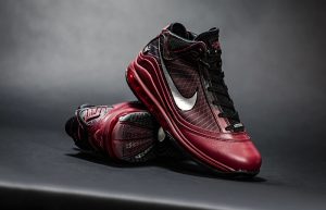 Nike LeBron 7 QS Christmas Black Red CU5133-600 02