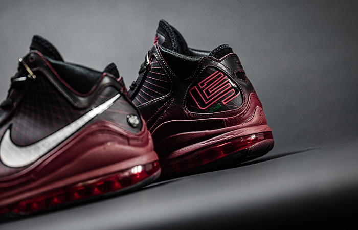 Nike LeBron 7 QS Christmas Black Red CU5133-600 04