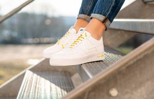 Nike Womens Air Force 1 07 LX White 898889-104 on foot 01