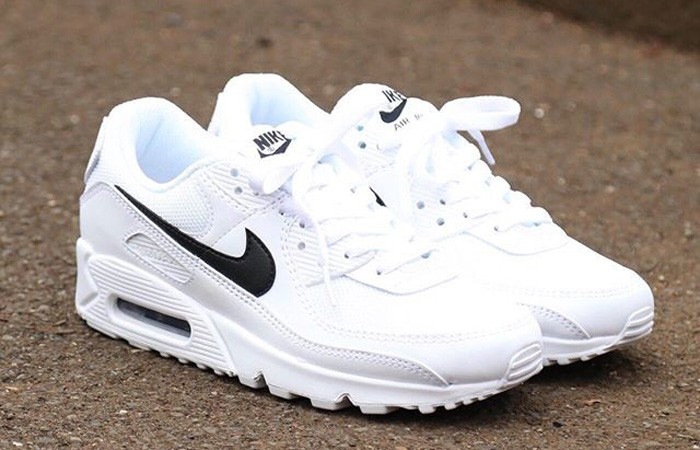 white nike air max with black tick