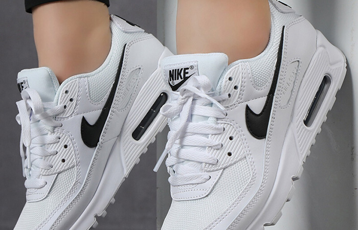 air max white with black tick