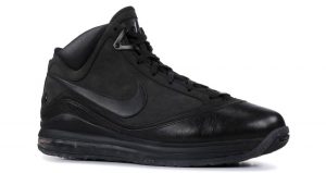 Nike LeBron 7 Coming With New Series “All Black Everything” 02