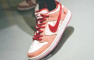 StrangeLove Nike SB Dunk Low Soft Pink CT2552-800 on foot 02