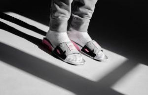 Nike Air Max 90 Slide Grey Pink BQ4635-100 on foot 01