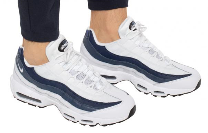 Nike Air Max 95 Essential Navy White 749766-114 on foot 02