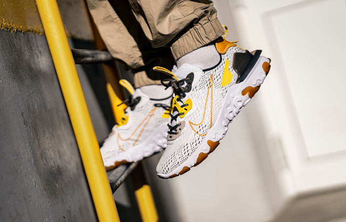Nike React Vision Honeycomb White CD4373-100 on foot 01