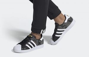 adidas Superstar Snakeskin White Black FV3327 on foot 01
