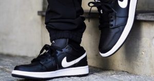 An On Foot Look At The Nike Womens Air Jordan 1 Low Black White Fastsole
