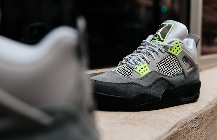 Nike Air Jordan 4 Retro LE Neon Grey CT5342-007 03