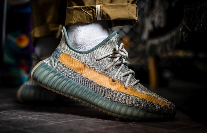 bolso Instalación Mezquita On Foot Look At The adidas Yeezy Boost 350 V2 "Israfil" - Fastsole