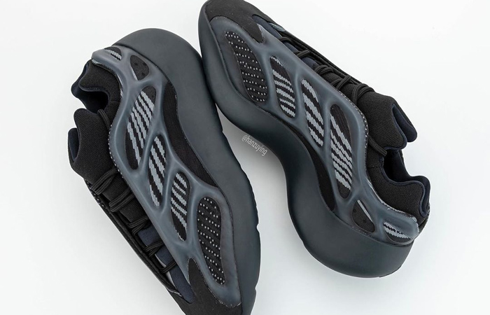 adidas Yeezy 700 V3 Alvah Core Black H67799 03