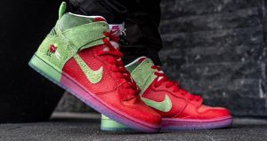 An On Foot Look At The Nike SB Dunk High Strawberry Cough 01