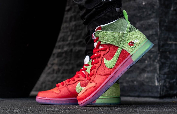An On Foot Look At The Nike SB Dunk High "Strawberry Cough"