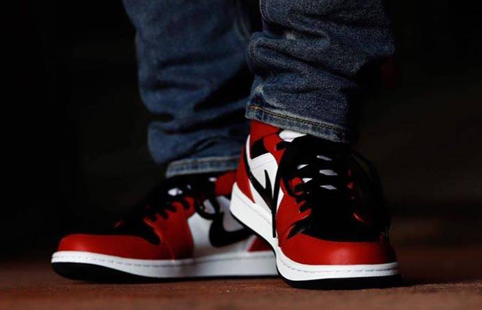 Jordan 1 Mid Chicago Red Black Toe 554724-069 - Where To Buy - Fastsole
