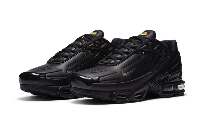 The New Nike Air Max Plus III Received Black Leather Upper