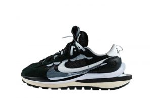 Sacai Nike Vaporwaffle Black White CV1363-001 01