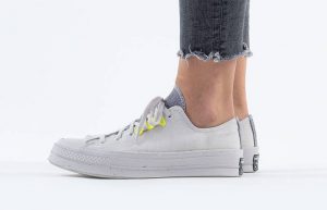 Renew Converse Chuck 70 Low Top Pale Putty 168618C on foot 01