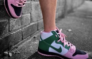 Nike SB Dunk High Invert Celtics Pink CU7349-001 on foot 02