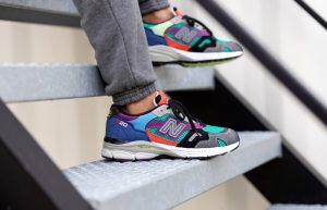 New Balance Grey Teal M920MM on foot 02