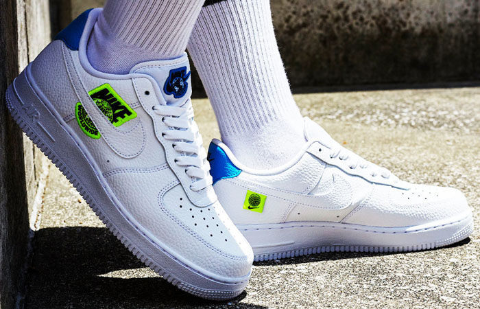 Nike Air Force 1 07 SE Worldwide White Volt CT1414-101 on foot 01