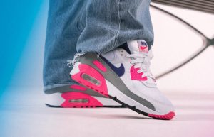 Nike Air Max 90 III Laser Pink Concord CT1887-100 on foot 02