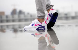 Nike Womens Air Max 90 Hyper Pink DC9209-100 on foot 02