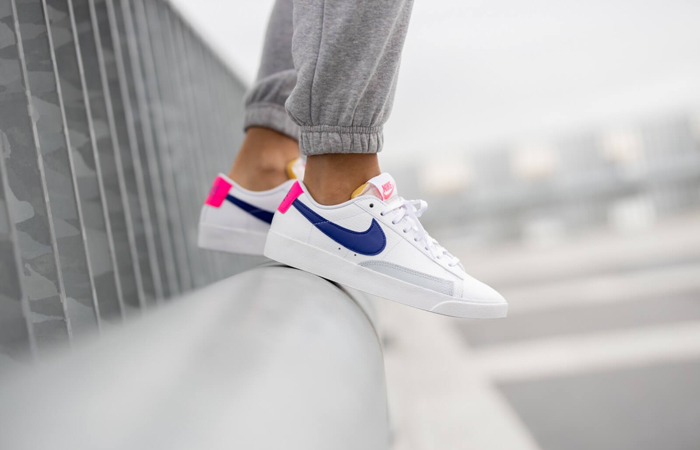 Nike Womens Blazer Low Hyper Pink DC9211-100 on foot 01