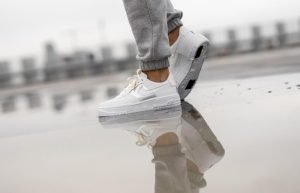 Nike Air Force 1 Pixel Grey Gold Chain Womens DC1160-100 on foot 02
