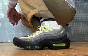 Nike Air Max 95 OG Neon Yellow Light Graphite CT1689-001 on foot 02