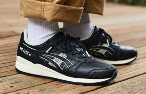 ASICS Gel-Lyte III Black 1201A081-001 on foot 01