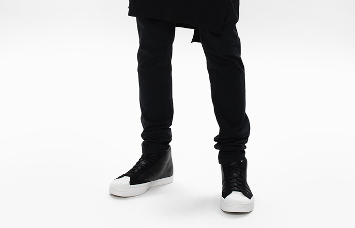 adidas Y-3 Yohji Pro Black Core White H02576 on foot 02