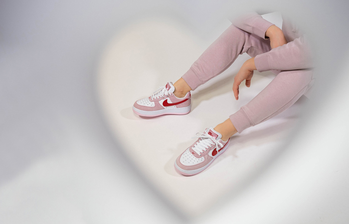 Nike Air Force 1 07 Low Valentines Day Tulip Pink DD3384-600 on foot 02