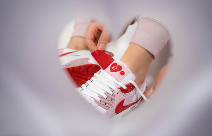 Nike Air Max 90 Valentines Day Pink White Womens DD8029-100 on foot 02