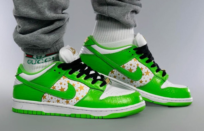 Supreme Nike Dunk Low Stars Mean Green White DH3228-101 on foot 02
