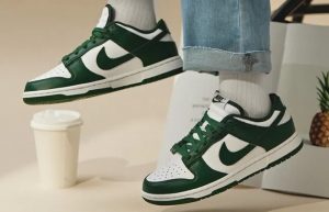 Nike Dunk Low White Team Green DD1391-101 on foot 01