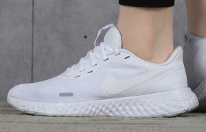 Nike Revolution 5 White Womens BQ3207-104 on foot 02