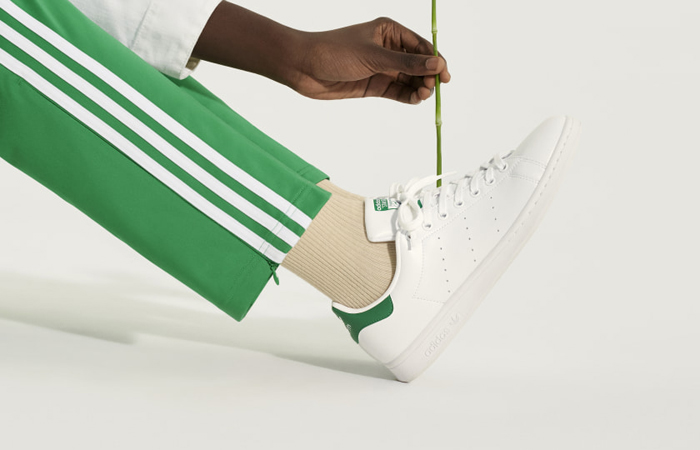 adidas Stan Smith Cloud White Green FX5502 on foot 01